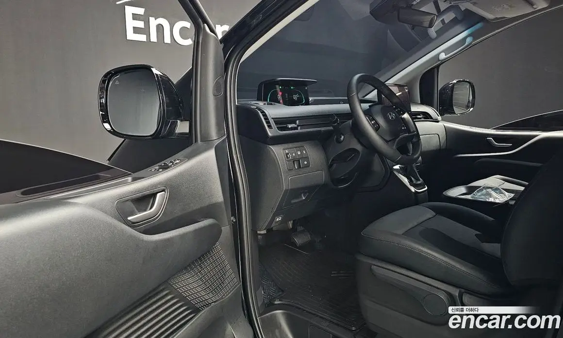 Hyundai Staria 2025 1.6 автомат (гидро), фото 10