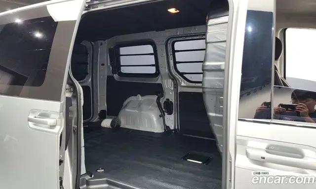 Hyundai Staria 2026 3.5 автомат (гидро), миниатюра 12