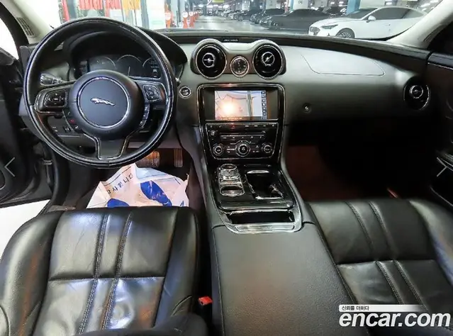 Jaguar XJ 2015 2.0 автомат (гидро), миниатюра 10