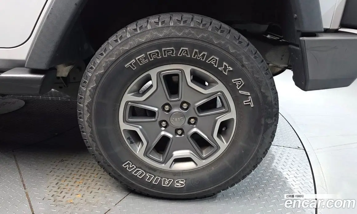 Jeep Wrangler 2014 2.8 автомат (гидро), фото 5 Jeep Wrangler 2014 2.8 автомат (гидро), фото 5