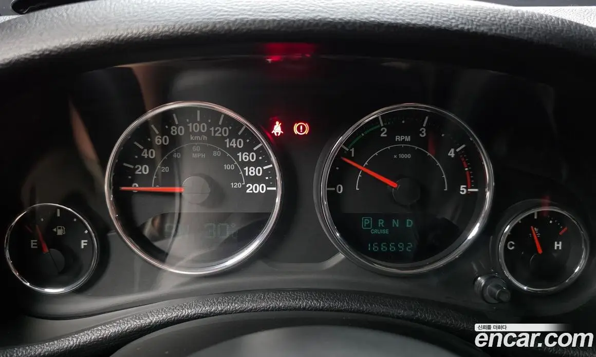 Jeep Wrangler 2014 2.8 автомат (гидро), фото 8 Jeep Wrangler 2014 2.8 автомат (гидро), фото 8