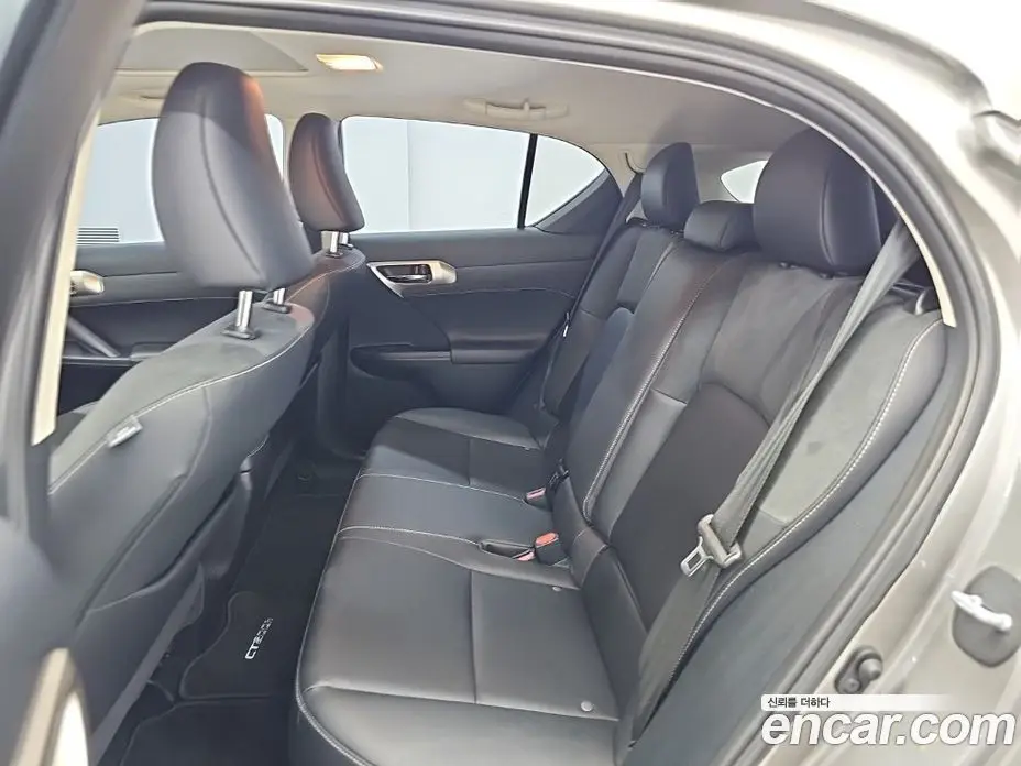 Lexus CT200h 2020 1.8 автомат (гидро), фото 12