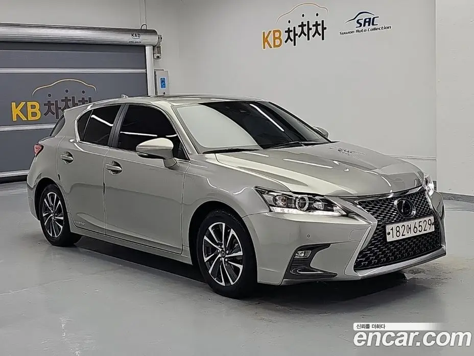 Lexus CT200h 2020 1.8 автомат (гидро), фото 4