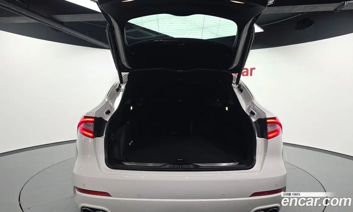 Maserati Levante 2017 3.0 автомат (гидро), фото 20 Maserati Levante 2017 3.0 автомат (гидро), фото 20