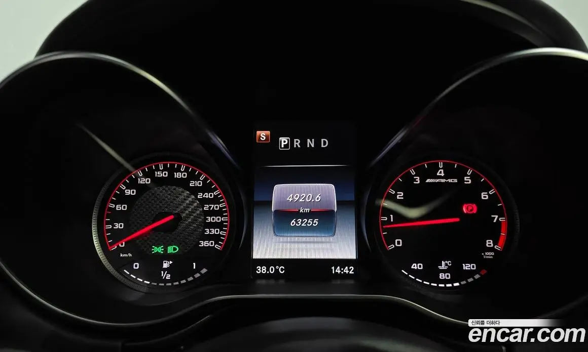 Mercedes-Benz AMG GT 2016 4.0 автомат (гидро), фото 8 Mercedes-Benz AMG GT 2016 4.0 автомат (гидро), фото 8