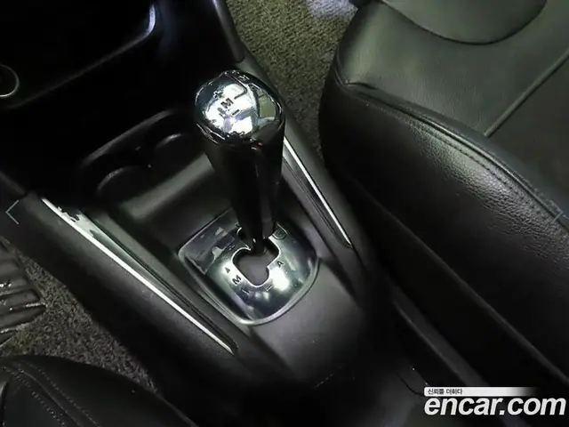 Peugeot 208 2013 1.6 автомат (гидро), миниатюра 12