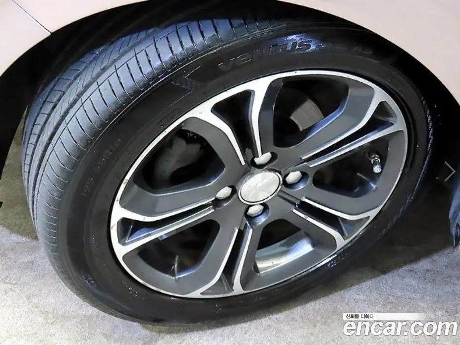 Peugeot 208 2013 1.6 автомат (гидро), фото 20
