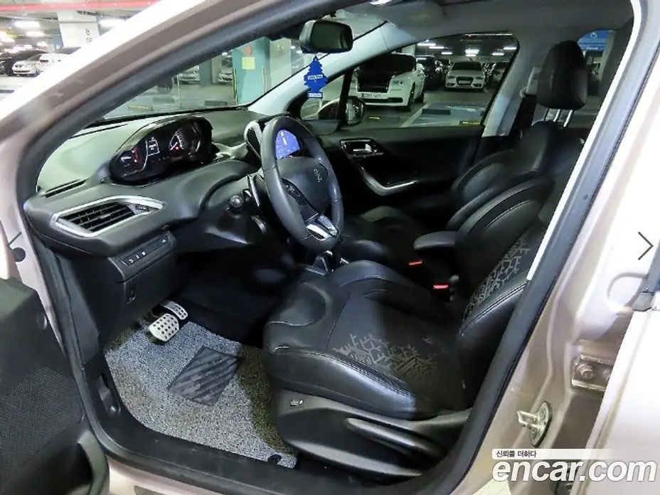 Peugeot 208 2013 1.6 автомат (гидро), фото 6