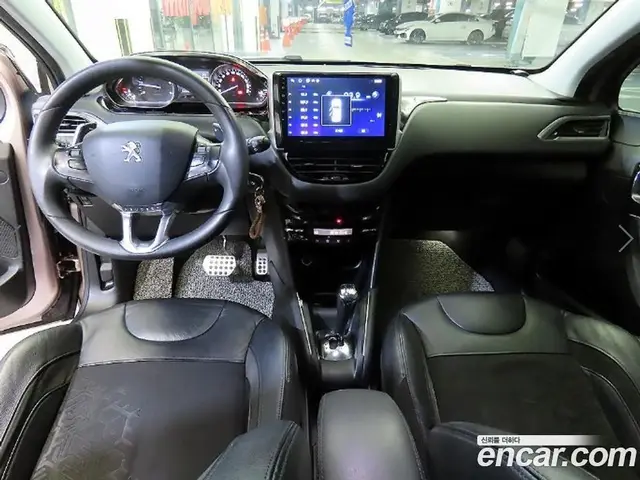 Peugeot 208 2013 1.6 автомат (гидро), миниатюра 10