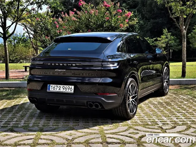 Porsche Cayenne 2023 3.0 автомат (гидро), миниатюра 2