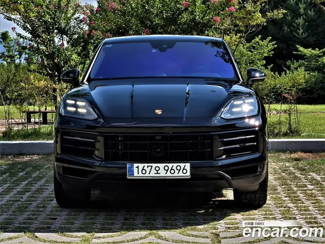 Porsche Cayenne 2023 3.0 автомат (гидро), миниатюра 3