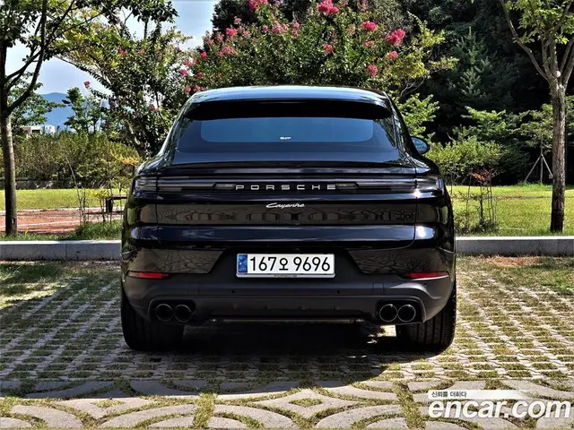 Porsche Cayenne 2023 3.0 автомат (гидро), миниатюра 4
