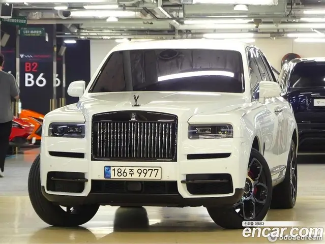 Rolls-Royce Cullinan, 2023, 13 466 км Rolls-Royce Cullinan, 2023, 13 466 км