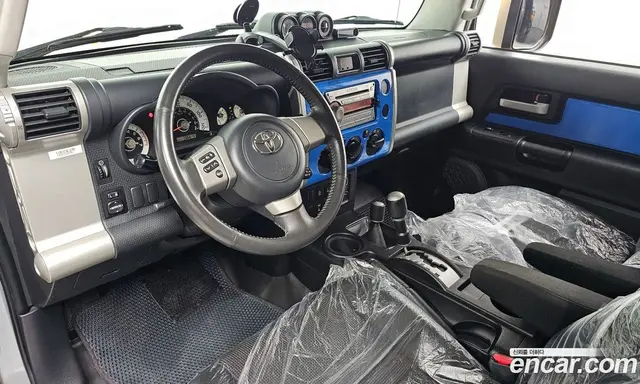 Toyota FJ Cruiser 2007 4.0 автомат (гидро), миниатюра 7 Toyota FJ Cruiser 2007 4.0 автомат (гидро), миниатюра 7