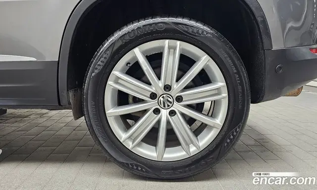 Volkswagen Tiguan 2013 2.0 автомат (гидро), миниатюра 5