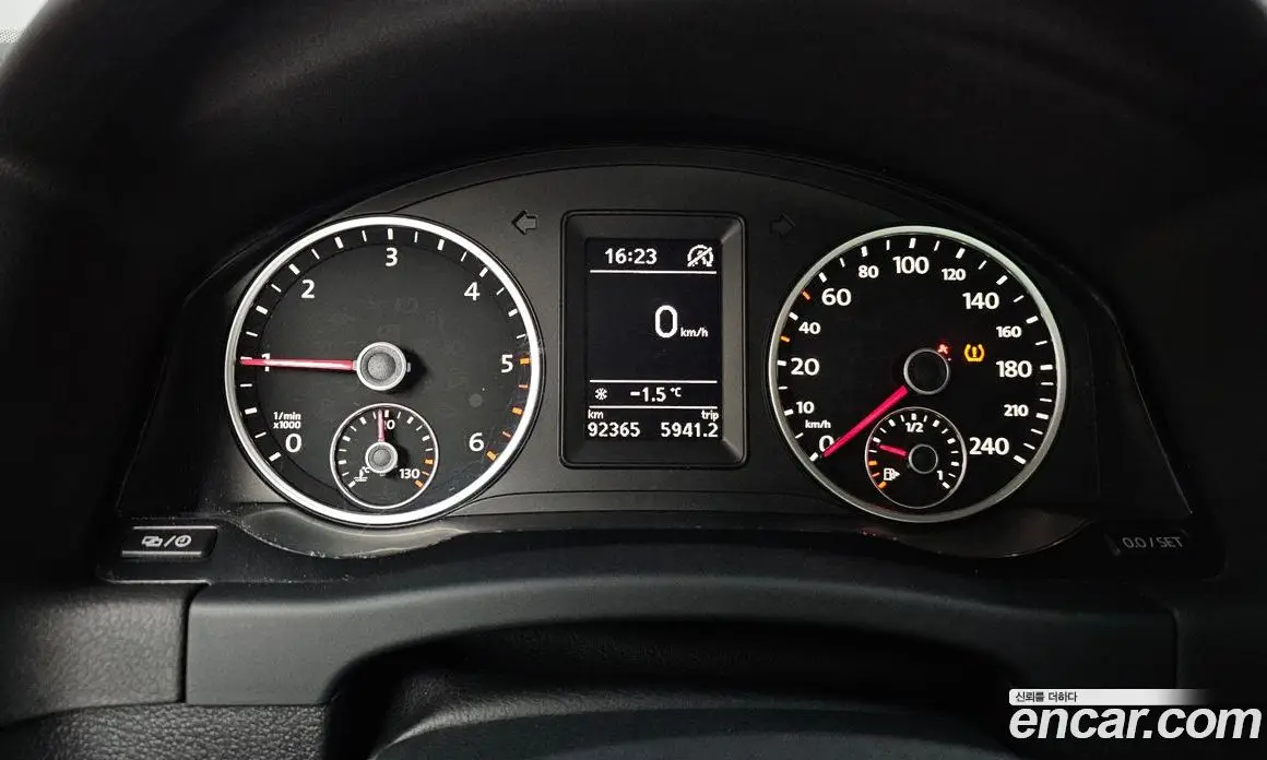 Volkswagen Tiguan 2013 2.0 автомат (гидро), фото 8