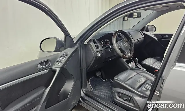 Volkswagen Tiguan 2013 2.0 автомат (гидро), миниатюра 10