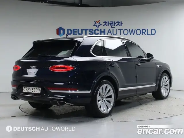Bentley Bentayga 2021 4.0 автомат (гидро), миниатюра 2