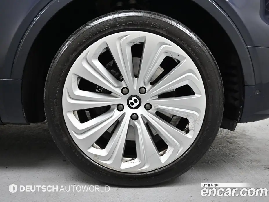 Bentley Bentayga 2021 4.0 автомат (гидро), фото 5
