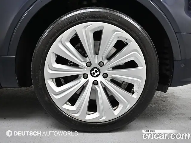 Bentley Bentayga 2021 4.0 автомат (гидро), миниатюра 5