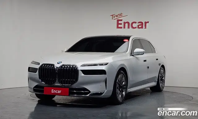 BMW 7 серия, 2023, 41 167 км