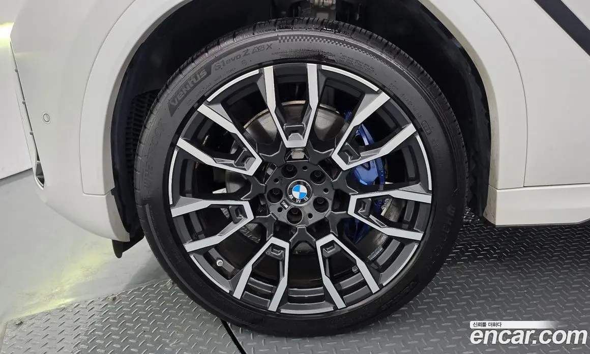 BMW X6 2023 3.0 автомат (гидро), фото 5