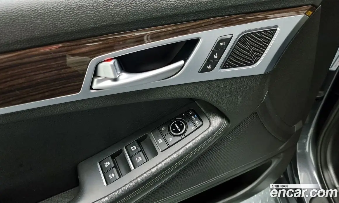 Genesis G80 2018 3.3 автомат (гидро), фото 17 Genesis G80 2018 3.3 автомат (гидро), фото 17