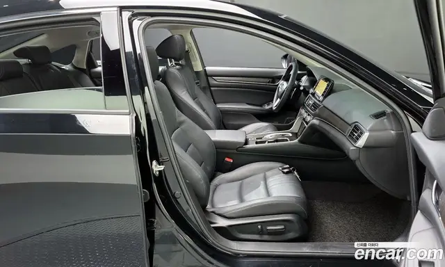 Honda Accord 2018 2.0 автомат (гидро), миниатюра 10 Honda Accord 2018 2.0 автомат (гидро), миниатюра 10