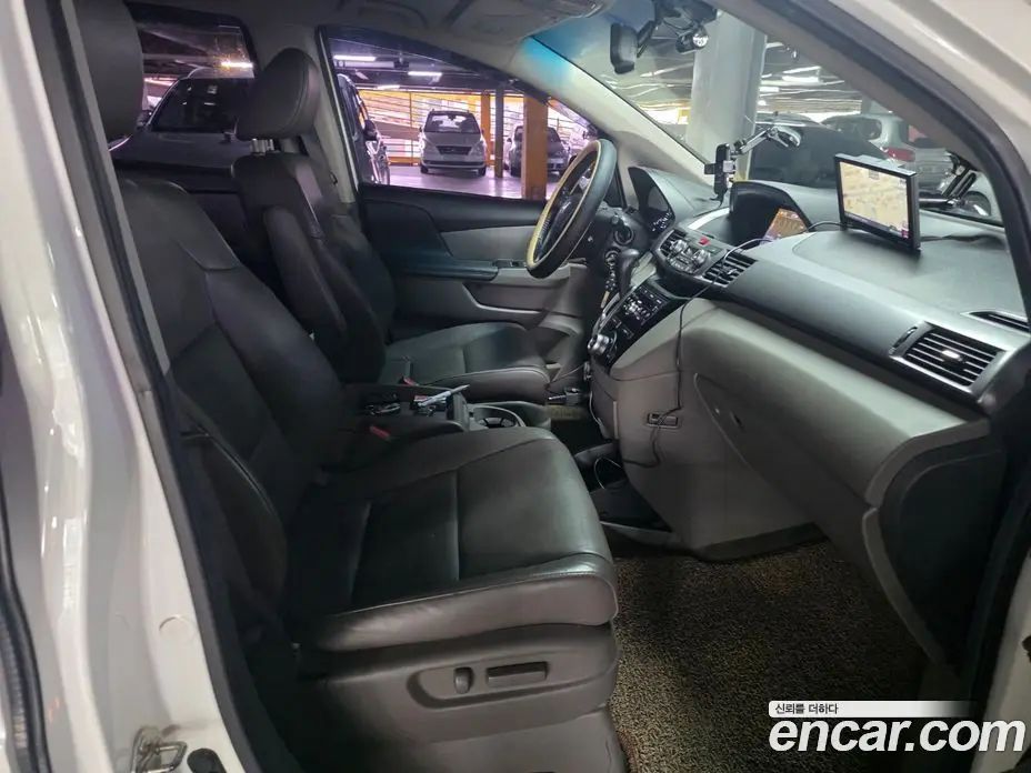Honda Odyssey 2013 3.5 автомат (гидро), фото 12 Honda Odyssey 2013 3.5 автомат (гидро), фото 12