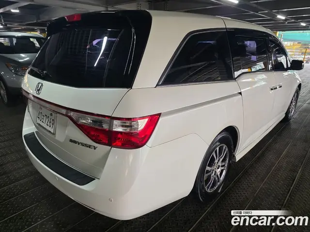 Honda Odyssey 2013 3.5 автомат (гидро), миниатюра 4 Honda Odyssey 2013 3.5 автомат (гидро), миниатюра 4