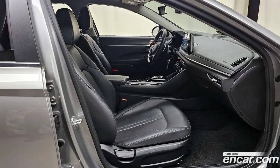 Hyundai Sonata 2019 2.0 автомат (гидро), фото 10 Hyundai Sonata 2019 2.0 автомат (гидро), фото 10