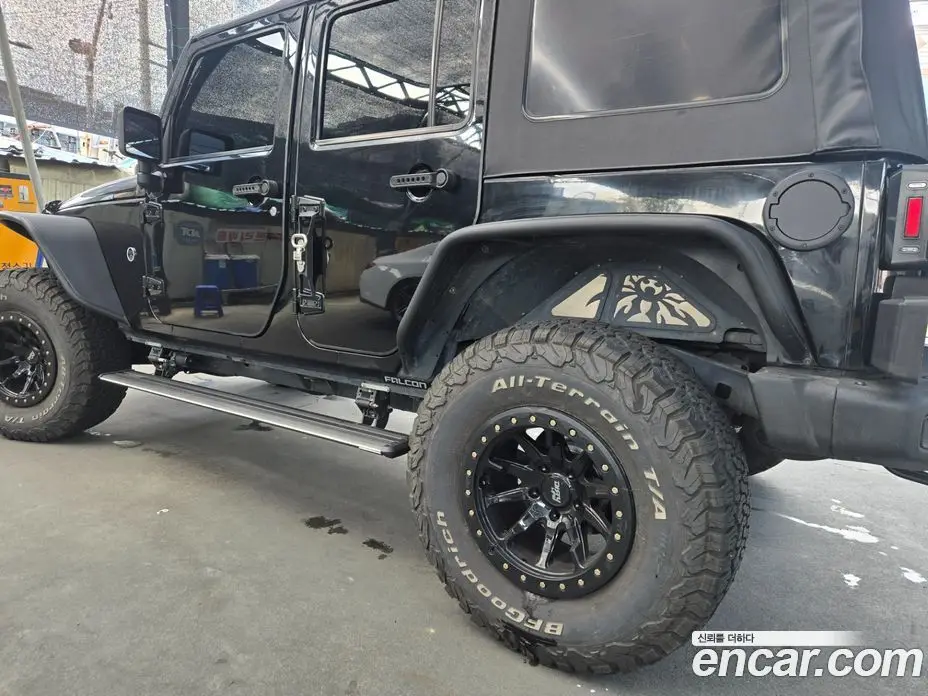 Jeep Wrangler 2011 2.8 автомат (гидро), фото 4 Jeep Wrangler 2011 2.8 автомат (гидро), фото 4