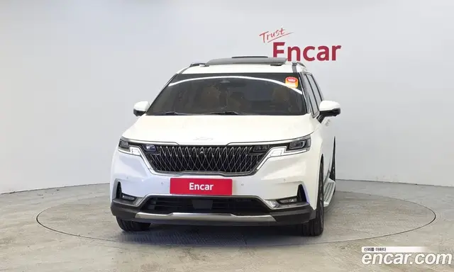 Kia Carnival 2023 2.2 автомат (гидро), миниатюра 3