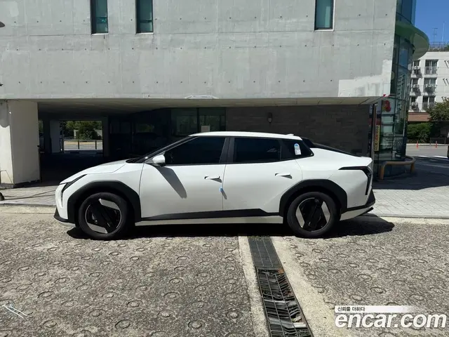 Kia EV4 2025 автомат (гидро), миниатюра 6 Kia EV4 2025 автомат (гидро), миниатюра 6