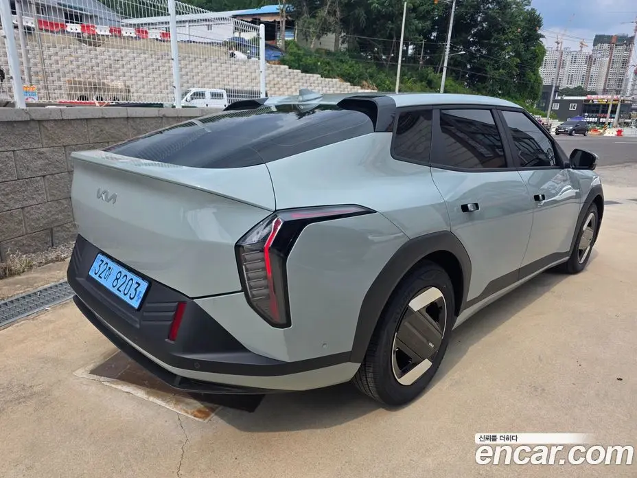 Kia EV4 2026 1.6 автомат (гидро), фото 2 Kia EV4 2026 1.6 автомат (гидро), фото 2