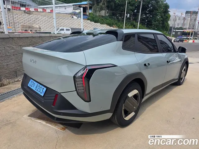 Kia EV4 2026 1.6 автомат (гидро), миниатюра 2 Kia EV4 2026 1.6 автомат (гидро), миниатюра 2