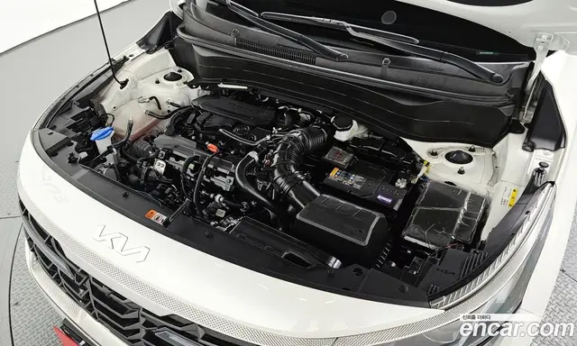 Kia Seltos 2024 1.6 автомат (гидро), миниатюра 6
