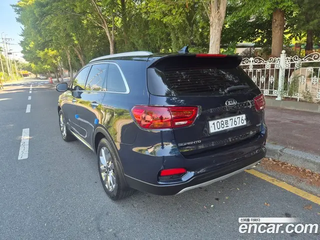 Kia Sorento 2019 2.0 автомат (гидро), миниатюра 3 Kia Sorento 2019 2.0 автомат (гидро), миниатюра 3