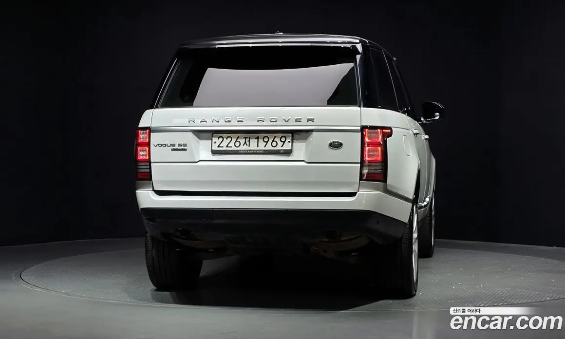 Land Rover Range Rover 2016 4.4 автомат (гидро), фото 4 Land Rover Range Rover 2016 4.4 автомат (гидро), фото 4
