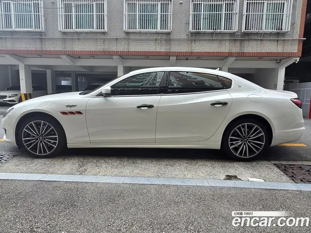 Maserati Quattroporte 2019 3.0 автомат (гидро), миниатюра 12