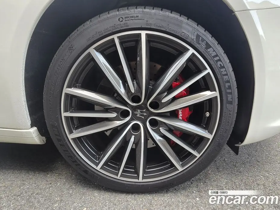 Maserati Quattroporte 2019 3.0 автомат (гидро), фото 6