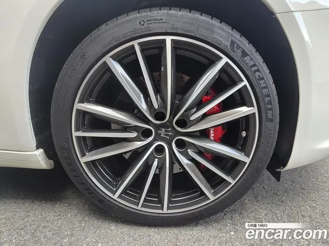 Maserati Quattroporte 2019 3.0 автомат (гидро), миниатюра 6