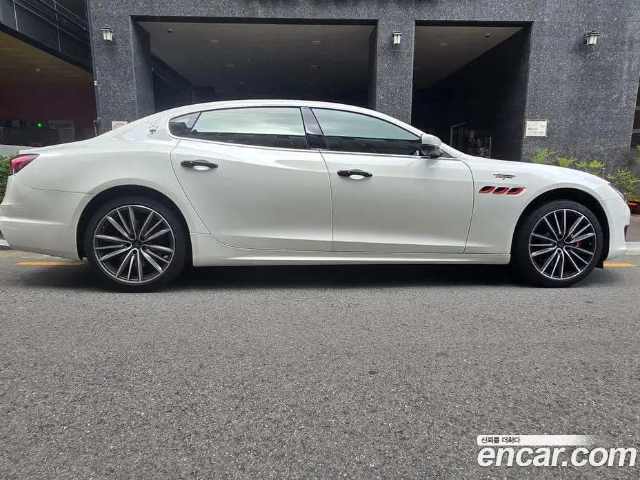 Maserati Quattroporte 2019 3.0 автомат (гидро), фото 9