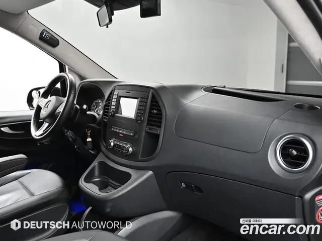 Mercedes-Benz V-Class 2016 1.9 автомат (гидро), миниатюра 7