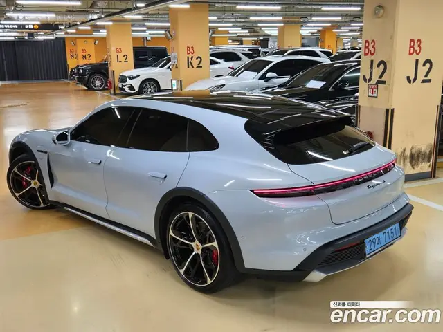 Porsche Taycan 2024 автомат (гидро), миниатюра 2
