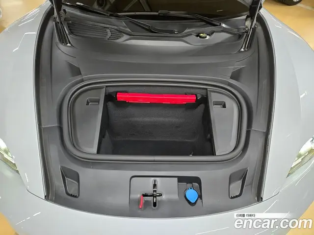Porsche Taycan 2024 автомат (гидро), миниатюра 12