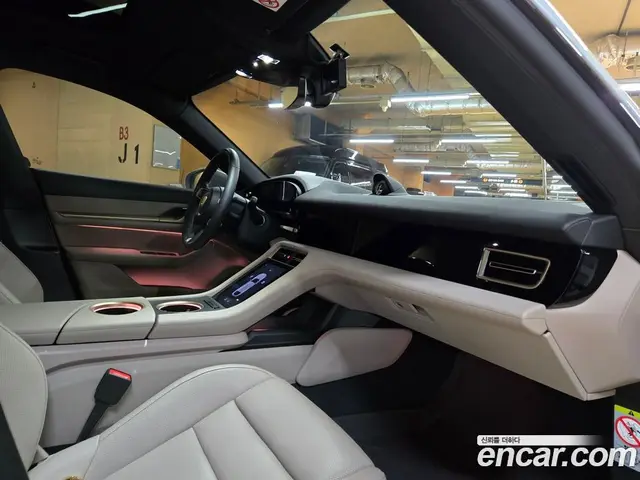 Porsche Taycan 2024 автомат (гидро), миниатюра 5