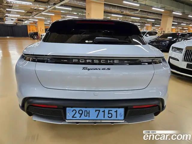 Porsche Taycan 2024 автомат (гидро), миниатюра 6