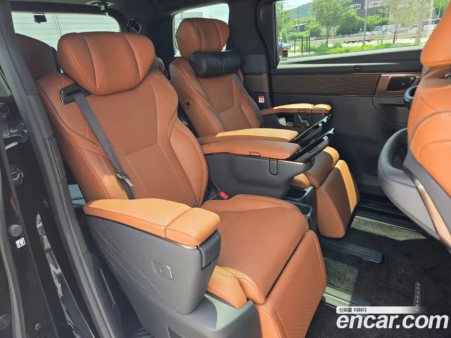 Toyota Alphard 2024 2.5 автомат (вариатор), фото 6
