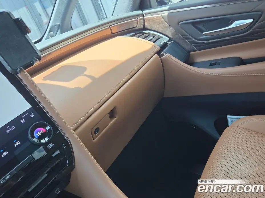 Toyota Alphard 2024 2.5 автомат (вариатор), фото 7